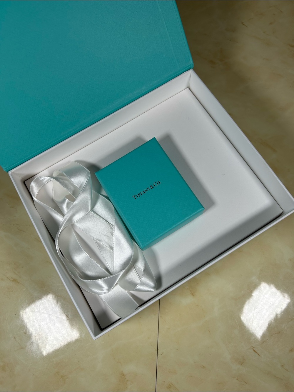 Tiffany & Co. Box Set - Picture 2 of 15